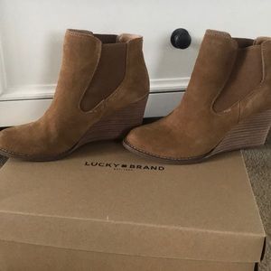 Lucky brand trebark wedges